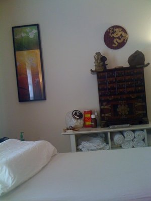 Acupuncture treatment room in our Downtown Sacramento acupuncture clinic